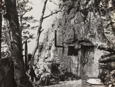 Album "Mitt världskrig - minnen av sydvästra fronten i Kärnten, Italien, Trentino-Alto Adige) 31/03/1915-12/11/ 1918 - Josef Zohles Vienna ": krigets fristad (s/v foto) av Josef Zohles