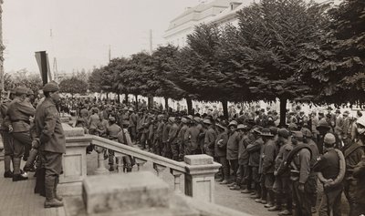 Album "Mitt världskrig - minnen av sydvästra fronten i Kärnten, Italien, Trentino-Alto Adige) 31/03/1915-12/11/ 1918 - Josef Zohles Wien ": soldater med många fångar av Josef Zohles