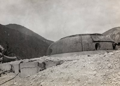 Album "Mitt världskrig - minnen av sydvästra fronten i Kärnten, Italien, Trentino-Alto Adige) 31/03/1915-12/11/ 1918 - Josef Zohles Wien ": Fort Hensel (s/v foto) av Josef Zohles