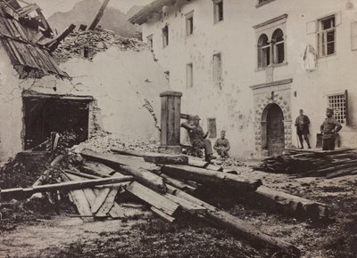 Album "Mitt världskrig - minnen av sydvästra fronten i Kärnten, Italien, Trentino-Alto Adige) 31/03/1915-12/11/1918 - Josef Zohles Wien ": soldater och spillror i Valb av Josef Zohles