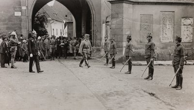 Album "Mitt världskrig - minnen av sydvästra fronten i Kärnten, Italien, Trentino-Alto Adige) 31/03/1915-12/11/1918 - Josef Zohles Wien ": soldater i Villach (s/v ph) av Josef Zohles