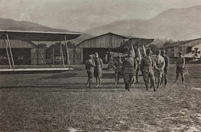 Album "Mitt världskrig - minnen av sydvästfronten (Kärnten, Italien, Sydtyrolen) (Mitt världskrig - minnen från sydvästra fronten i Kärnten, Italien, Trentino Alto Adige) 31 / III / 1915-12 / XI / 1918 - Josef Zohles Wien ": flygfält (s/v av Josef Zohles
