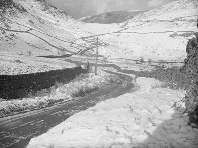 Utsikt över "The Struggle" från Ambleside med utsikt över Kirkstone av Joseph Hardman