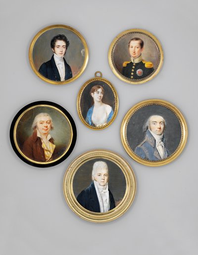 En ung officer, i mörkgrön rock med ljusgrön krage och guldepaletter, klädd i bröststjärnan av den kungliga spanska orden av Joseph Marie Bouton