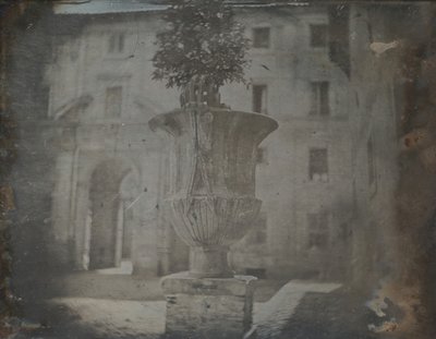 Vas, Santa Cecilia in Trastevere, Rom, 1842. av Joseph Philibert Girault De Prangey