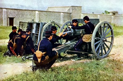 Franska soldater med ett mortel i aktion under slaget vid Marne öster om Paris, september 1914 (autokrom) av Jules Gervais Courtellemont