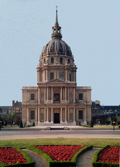 Södervy av kupolen på Hotel des Invalides realiserad av Jules Hardouin Mansart (1646-1708) på ett projekt av Liberal Bruand. 1679-1708 Paris - Kupolen på Hotel des Invalides, byggd 1679-1708 av Hardouin Jules Mansart (1646-1708). Paris, Frankrike av Jules Hardouin Mansart
