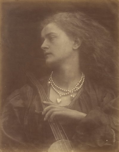 Och Enid Sang, september 1874. av Julia Margaret Cameron