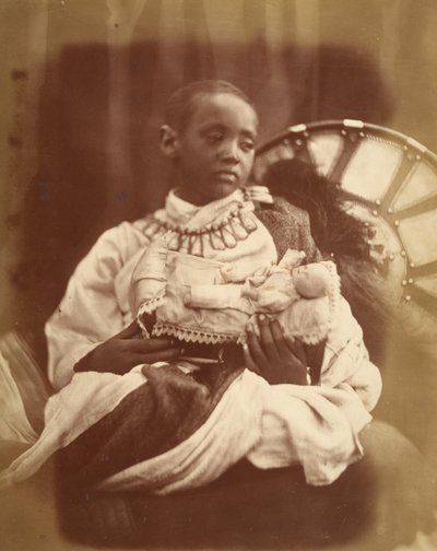 Déjatch Alámayou, kung Theodors son, juli 1868. av Julia Margaret Cameron