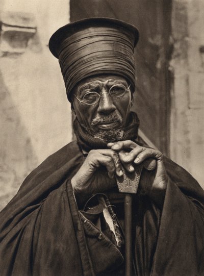 Jerusalem, abessiniska präster (s/v foto) av Karl Grober