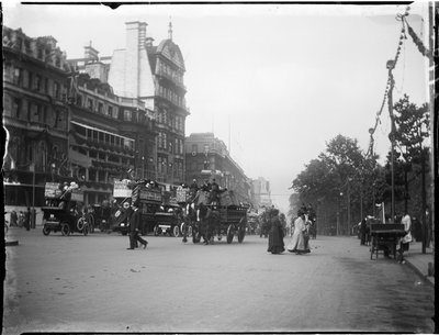 Piccadilly, City Of Westminster, London, 20/06/1911 (s/v foto) av Katherine Jean Macfee