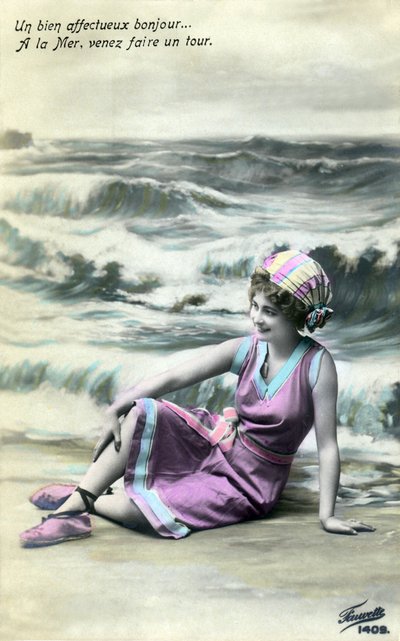Frau am Strand, ca. Anfang 1900 (Postkarte) von 