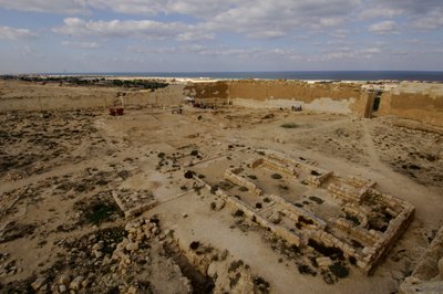 Cleopatra; Sökandet efter Egyptens sista drottning; Utställningskatalog; sida 22; Cleopatr..., 2011 (foto) av Kenneth Garrett