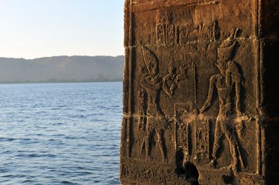 De sista faraonerna, MM7836, Egypten, Philae-templet, Aswan, ptolemaisk tid, Isis-templet, 2011 (foto) av Kenneth Garrett