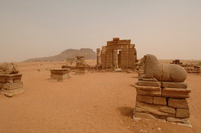 Naga, Naqa, övre Nubien, nubier, forntida centrum, meroitisk period av Kenneth Garrett