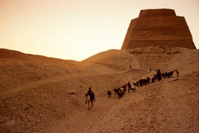 Pyramiden i Meidum, Egyptens gamla rike; Herdar; Egypten av Kenneth Garrett