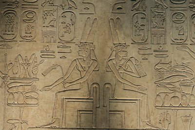Relief från Abydos, Mut-gudinna, artefakt; Egypten, 2005 (foto) av Kenneth Garrett