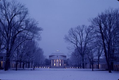University of Virginia, Charlottesville, VA; grundat och designat av Thomas Jefferson, 2004 (foto) av Kenneth Garrett