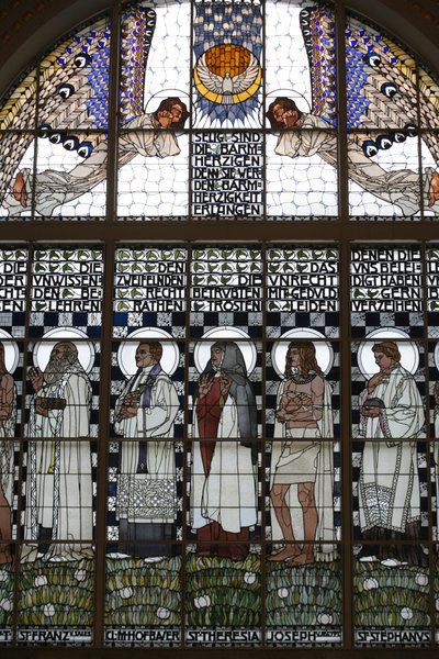 målat glas av Am Steinhof-kyrkan (kyrkan Leopold), Wien, Österrike (foto) av Koloman Moser