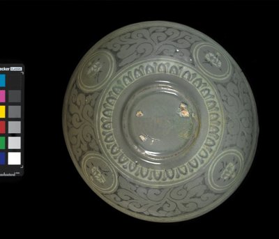 Skål med tranor och moln, c.1150-1200 (celadonglaserat stengods) av Korean School