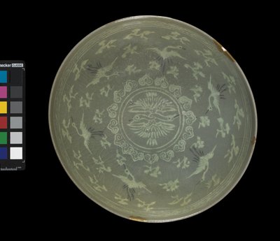Skål med tranor och moln, ca 1150-1200 (celadonglaserat stengods) av Korean School