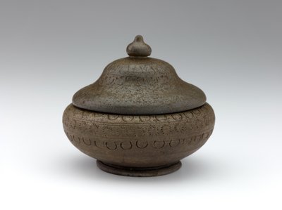 Cinerary urna med imponerad dekor, sent 700-tal (oglaserat stengods med ugnsglans) av Korean School