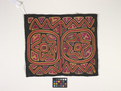Skjortapanel (Mola) (foto) av Kuna Indian Culture