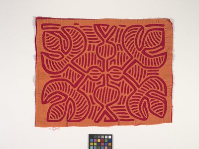Skjortapanel (Mola) (foto) av Kuna Indian Culture