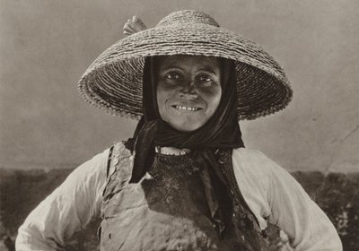 Rumänien: Liebling, Suabian kvinna (s/v foto) av Kurt Hielscher