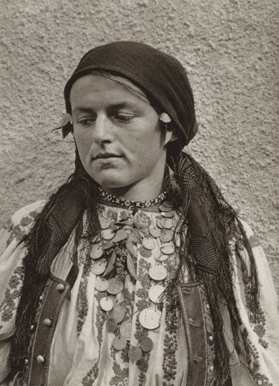 Rumänien: Tranbär, bondkvinna (s/v foto) av Kurt Hielscher