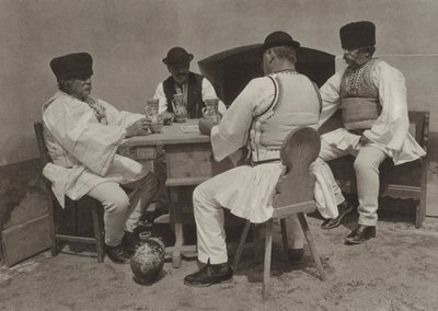 Rumänien: Poiana-Sibiului, njuter av ett glas vin (s/v foto) av Kurt Hielscher