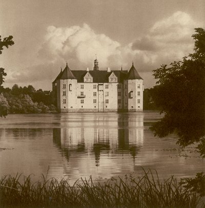 Schloss Glucksburg nära Flensburg (Schleswig); Glucksburg slott nära Flensburg (Schleswig) (s/v foto) av Kurt Hielscher