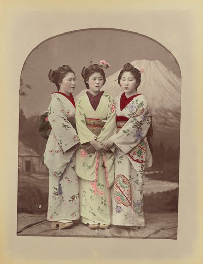 [Tre flickor] av Kusakabe Kimbei