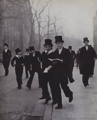 Mellan kapell och skola, Eton (s/v foto) av Laszlo Moholy-Nagy