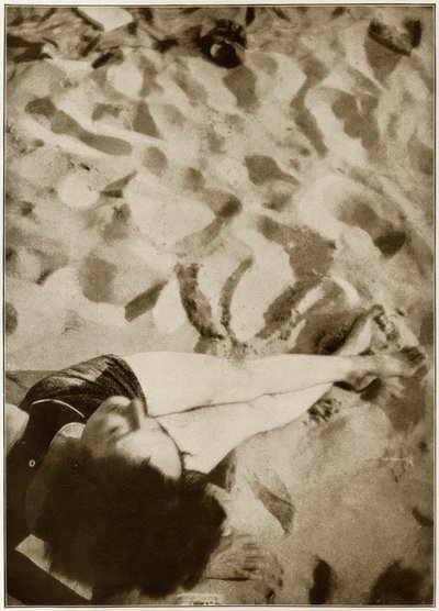 June Sun / Du kan titta på den här bilden från alla sidor av Laszlo Moholy Nagy