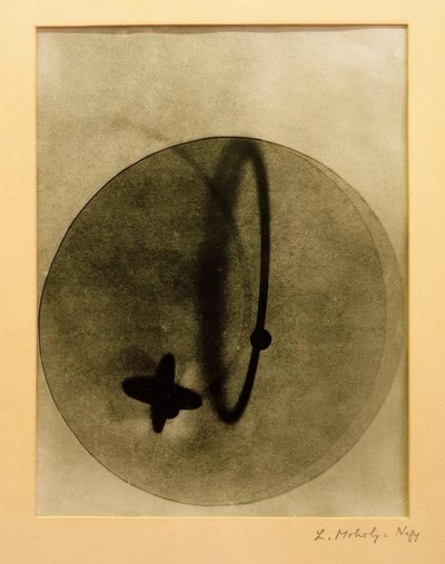Fotogram (positivt) av Laszlo Moholy Nagy