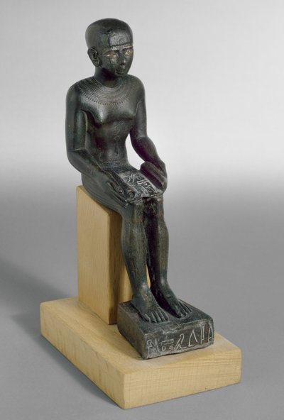 Statyett av guden Imhotep, ögonen inlagda med koppar och guld (brons) av Late Period Egyptian