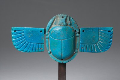 Bevingad skarabé (fajans) av Late Period Egyptian