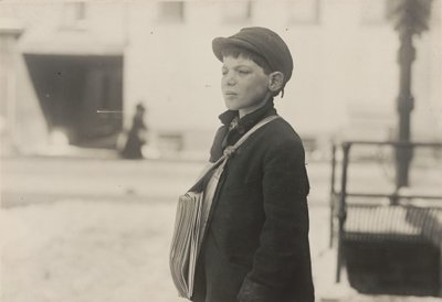Tony Casale, "Bologna," 11 år gammal har sålt tidningar i 4 år, Hartford, Connecticut, mars 1909 av Lewis Hine