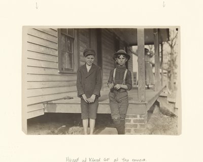 [Morris Small och John Lewis, Chester, South Carolina] av Lewis W. Hine