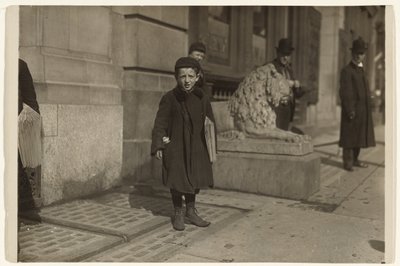 Newsboy av Lewis W. Hine