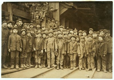 Breaker-pojkar som sorterar kol för hand hos Ewen Breaker of Pennsylvania Coal Co, South Pittston, Pennsylvania, 1911 av Lewis Wickes Hine
