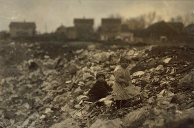 Barn på en soptipp i Rhode Island av Lewis Wickes Hine