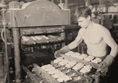 Fabriksarbetare på Paragon Rubber Company, Massachusetts. 1936 av Lewis Wickes Hine