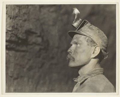 "Follow The Gleam", walesisk gruvarbetare i Pa. Kolgruva en mil från dagsljus av Lewis Wickes Hine