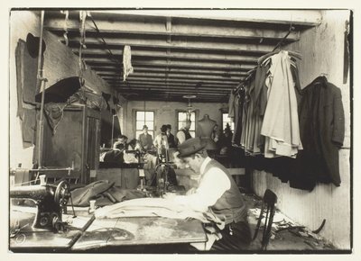 Gamla tiders klädbutik, New York City av Lewis Wickes Hine
