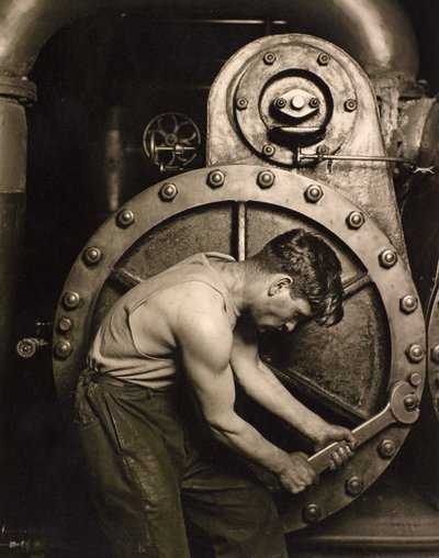 Mekaniker i kraftverket, ca 1924 av Lewis Wickes Hine