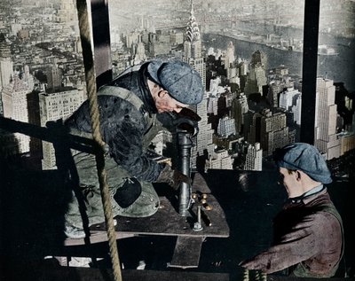 Nitar de sista bultarna på The Morning Mast of the Empire State Building, c1931 av Lewis Wickes Hine