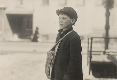 Tony Casale, Bologna, 11 år gammal har sålt tidningar i 4 år, Hartford..., mars 1909. av Lewis Wickes Hine