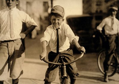 Western Union messenger boys, Houston, Texas, 1913 av Lewis Wickes Hine